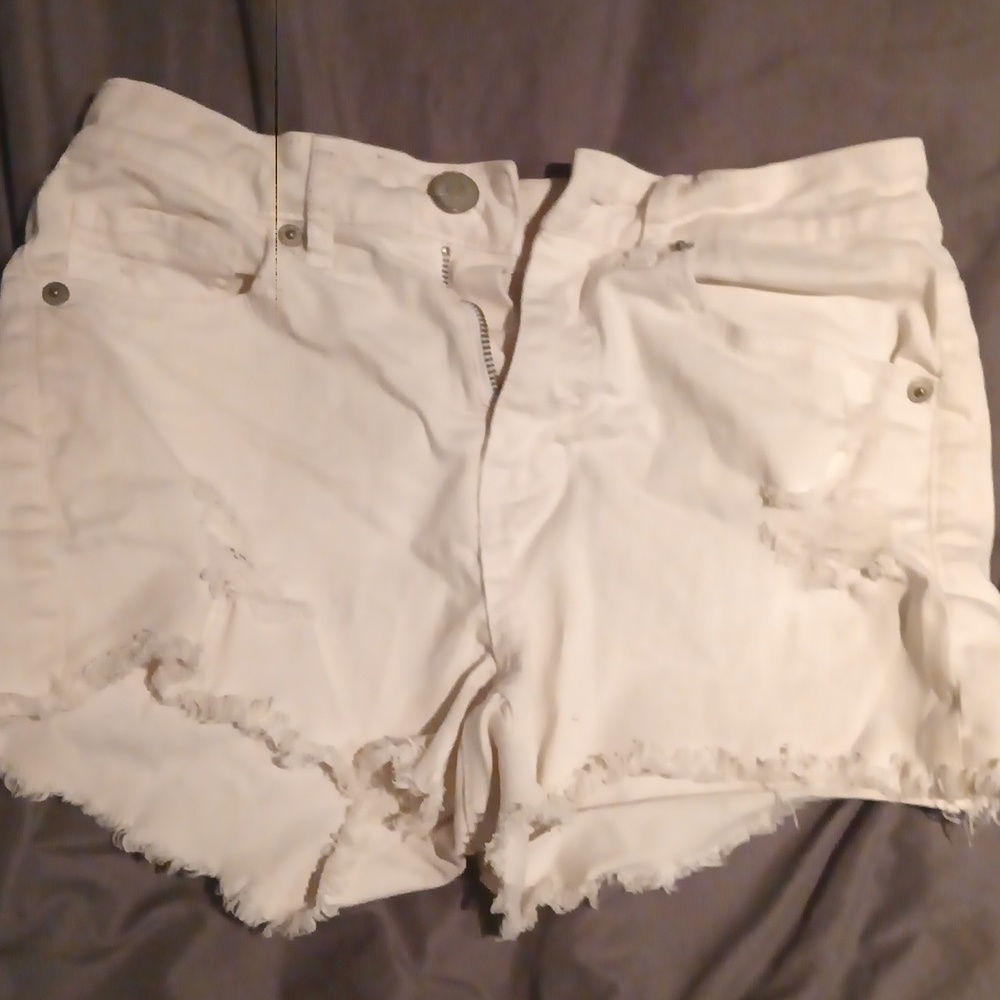 White Aeropostale shorts